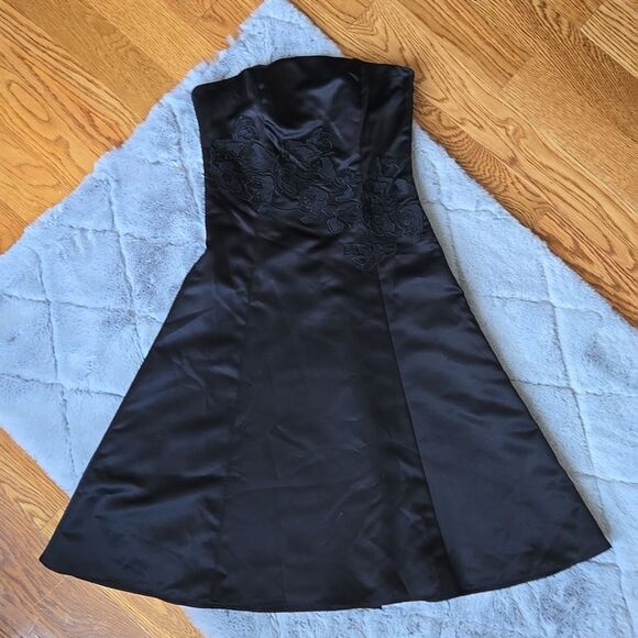 White House Black Market Black Strapless Dress, Women's Size 0, Great Condition - Picture 1 of 11